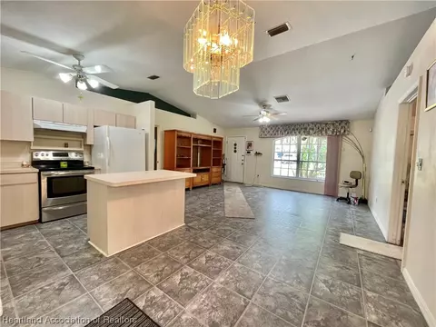 3508 King Dr, Sebring, FL 33870 photo 2