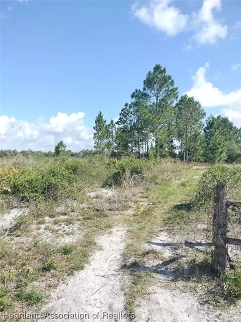 617 N Tarry Ln, Lorida, FL 33857 photo 2