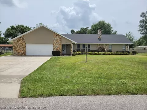 1590 Buck St, Lake Placid, FL 33852