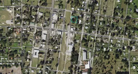 Central Avenue, Bowling Green, FL 33834
