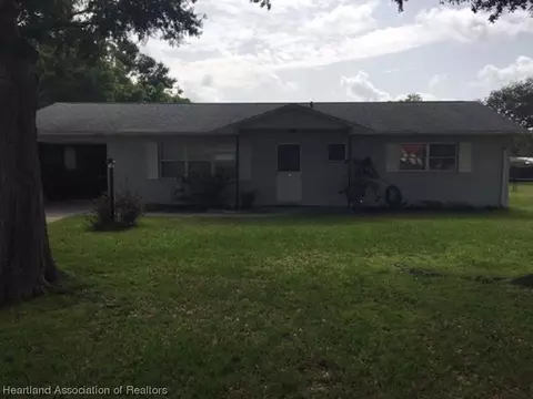 22 N Lotela Ave, Avon Park, FL 33825