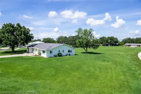 318 Cherry Tree Dr, Sebring, FL 33876 photo 2