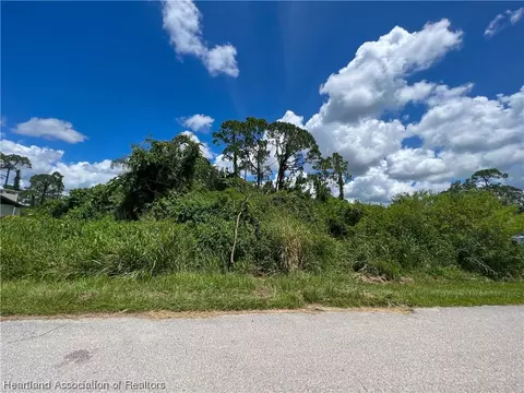 3009 Jacaranda Ave, Lake Placid, FL 33852