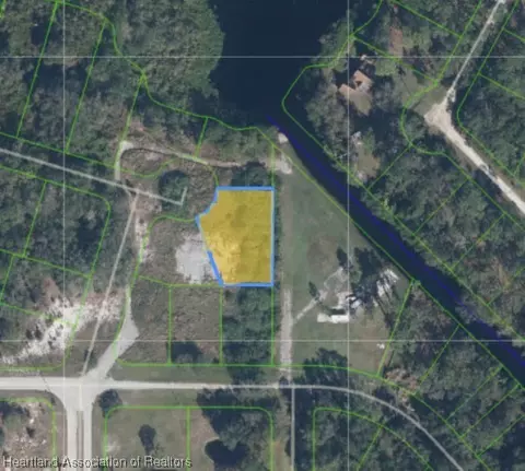 1100 Lakeside Dr S, Sebring, FL 33875