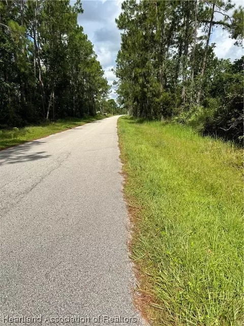 7604 Ancha St, Sebring, FL 33872 photo 2