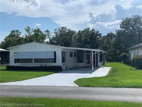 50 Venetian Pkwy, Lake Placid, FL 33852