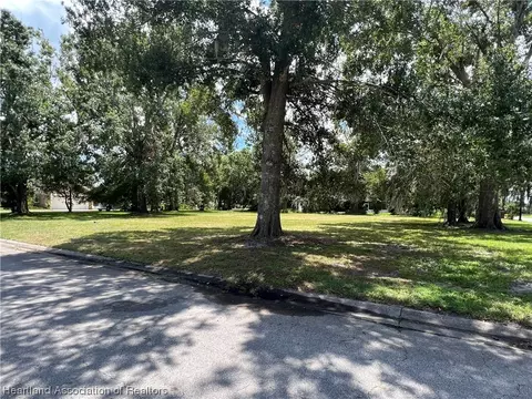 1034 Briarwood Dr, Wauchula, FL 33873