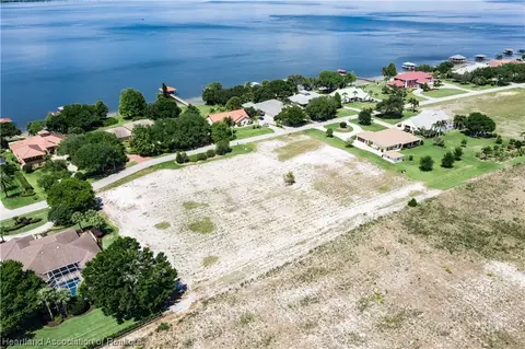 757 Sunset Pointe Drive Rd, Lake Placid, FL 33852
