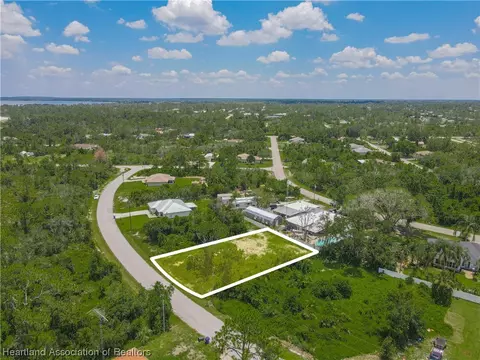 207 Fillmore Ave, Lake Placid, FL 33852