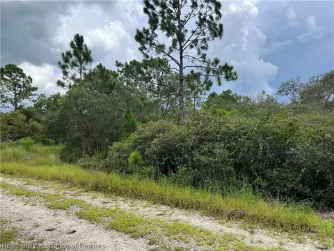 373 Showboat Ave, Lake Placid, FL 33852