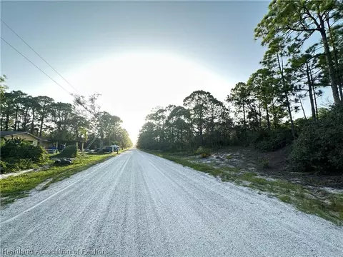 406 Blue Moon Ave, Lake Placid, FL 33852