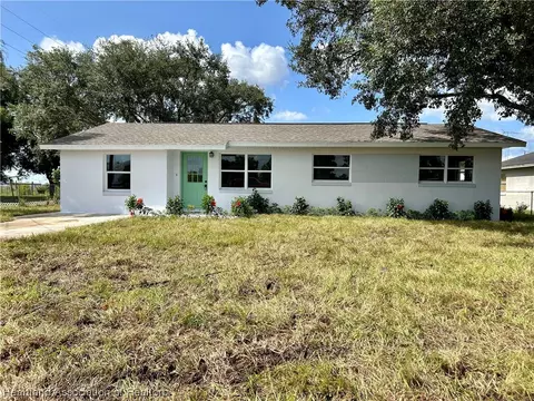 212 W Lake Isis Ave, Avon Park, FL 33825