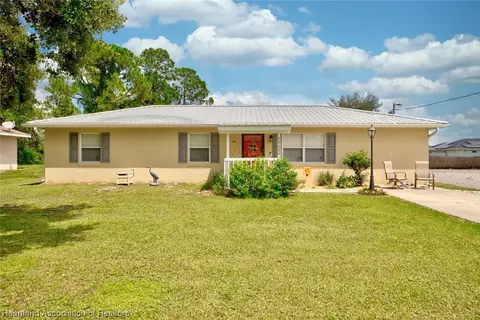 33282 Grand Prix Dr, Sebring, FL 33872