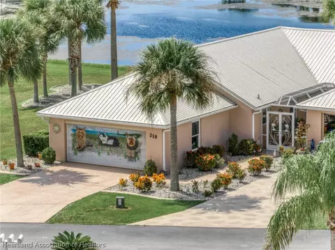 219 Clubhouse Ct, Sebring, FL 33876
