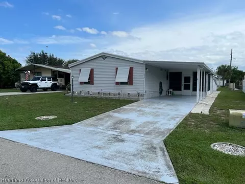 206 S Camphor Loop Loop, Avon Park, FL 33825