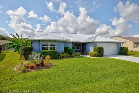318 W Peabody Cir, Avon Park, FL 33825