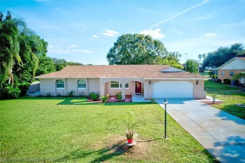 111 W Lake Trout Dr, Avon Park, FL 33825