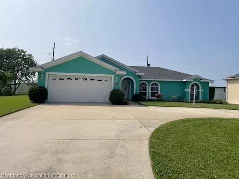 2410 Pinewood Blvd, Sebring, FL 33870