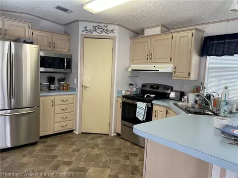 1927 Robin Ct, Sebring, FL 33870 photo 3