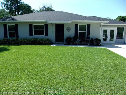 220 NW Boeing St NW, Lake Placid, FL 33852