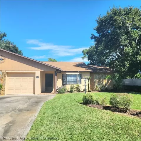 3700 Thunderbird Hill Cir, Sebring, FL 33872 photo 1