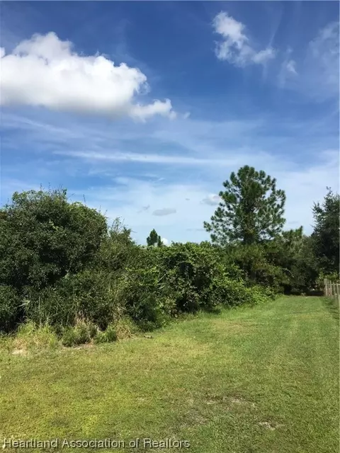 2720 Lakepoint S, Sebring, FL 33875