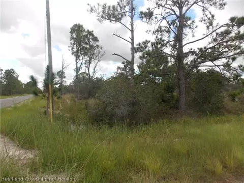 940 Apache St NW, Lake Placid, FL 33852