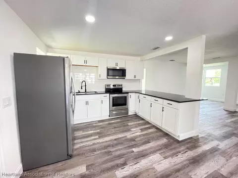 4803 7th St, Sebring, FL 33870 photo 3