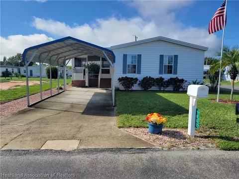 1652 Sunny Pines Dr, Sebring, FL 33870