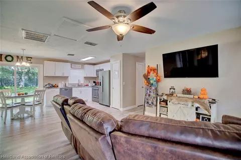 3704 King Dr, Sebring, FL 33870 photo 2