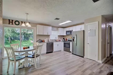 3704 King Dr, Sebring, FL 33870 photo 8