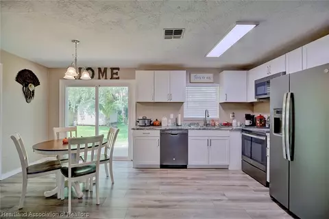 3704 King Dr, Sebring, FL 33870 photo 7
