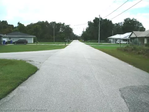 5154 Shad Dr, Sebring, FL 33870 photo 3