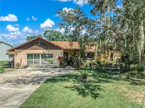 714 Lake Blue Dr, Lake Placid, FL 33852