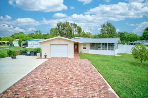 421 Sassafras Ave, Sebring, FL 33870