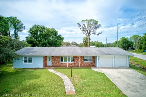 323 Brighton Rd, Sebring, FL 33870