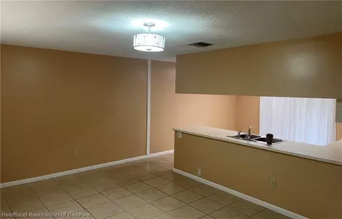 113 Voss Ct, Sebring, FL 33876 photo 2