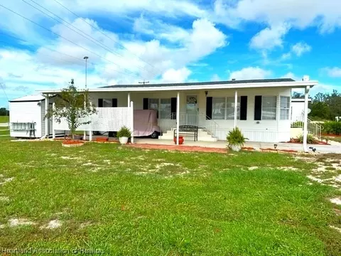 8413 Breeze Hill Dr, Lake Wales, FL 33898