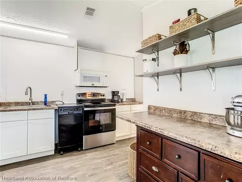 395 Pine Loop 1, Frostproof, FL 33843 photo 10