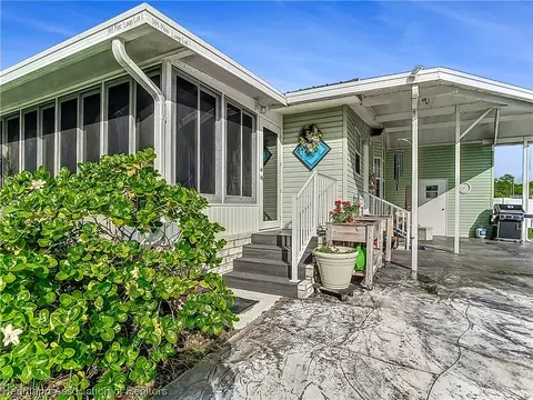 395 Pine Loop 1, Frostproof, FL 33843 photo 2