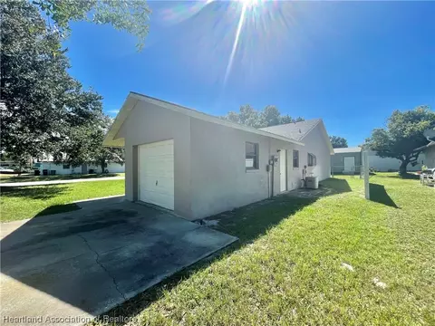 4701 Golfview Rd, Sebring, FL 33875 photo 2
