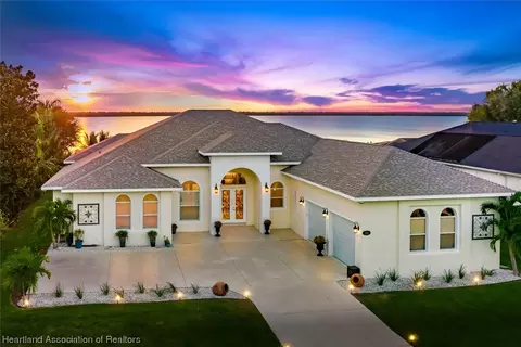 766 Sunset Pointe Dr, Lake Placid, FL 33852
