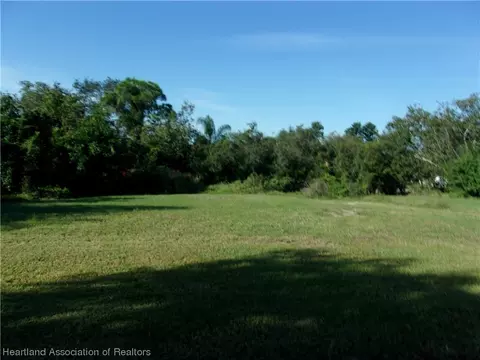 6 Duke St, Lake Placid, FL 33852