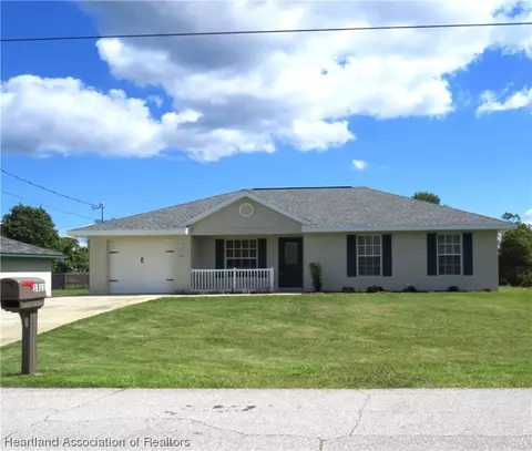 1511 Meadowbrook St, Lake Placid, FL 33852