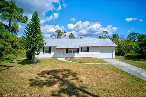 109 Launch Rd NW, Lake Placid, FL 33852