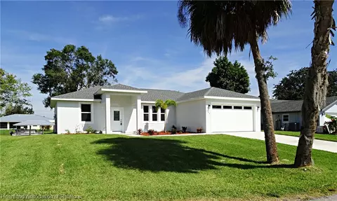 121 Daisy Ln, Lake Placid, FL 33852