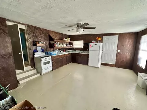 403 E Hickory St, Arcadia, FL 34266 photo 5
