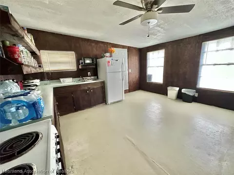 403 E Hickory St, Arcadia, FL 34266 photo 4