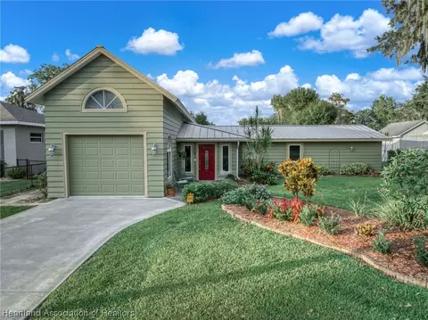 9 Silk Oak St, Lake Placid, FL 33852