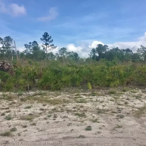 239 Grosbeak Ave, Sebring, FL 33870